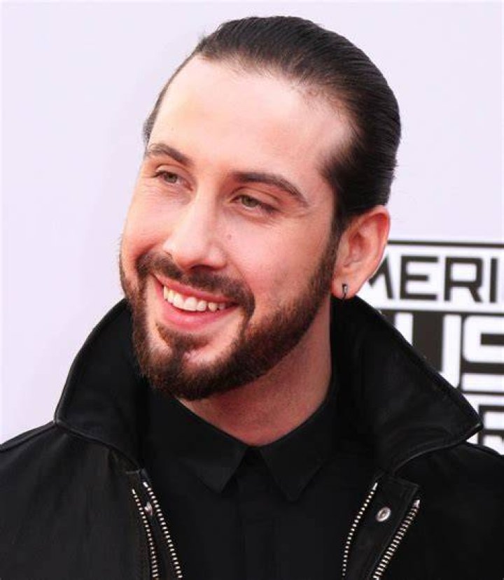 Avi Kaplan Picture 1 2014 American Music Awards Arrivals