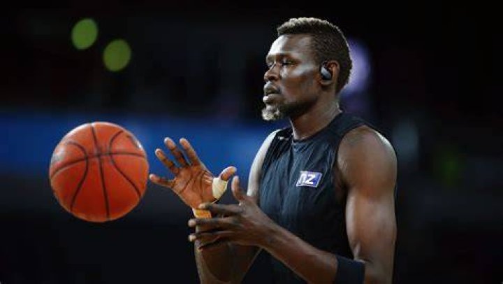 Former Lakers Draft pick caught on video beating his girlfriend