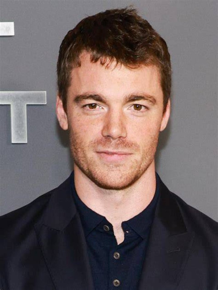 Gabriel Basso Photos Of ‘The Night Agent’ Heartthrob Hollywood Life
