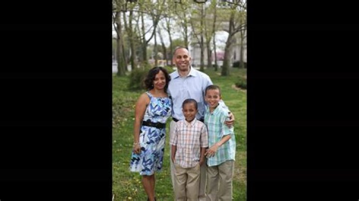 Hakeem Jeffries Family All About Wife Kennisandra, Uncle Leonard And