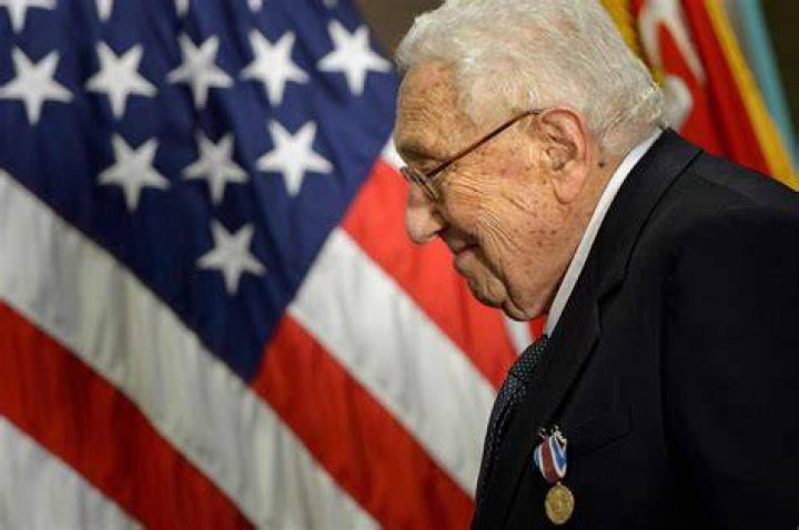 Henry Kissinger's Wife Nancy 5 Fast Facts to Know
