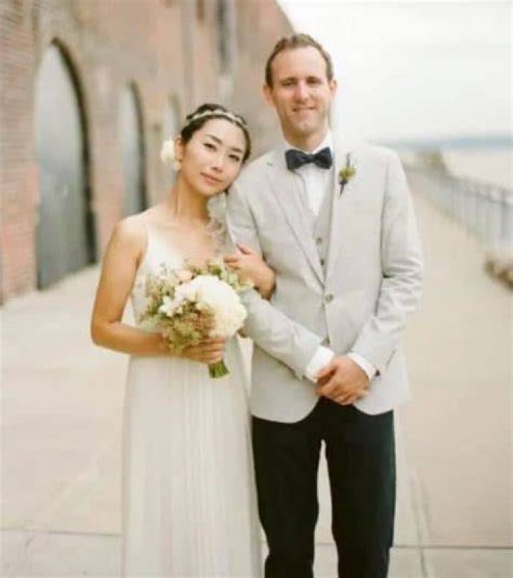 Is Rie McClenny pregnant?