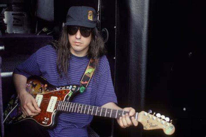 J Mascis Interview Dinosaur Jr.'s 1990s LPs, Nirvana, Lou Barlow