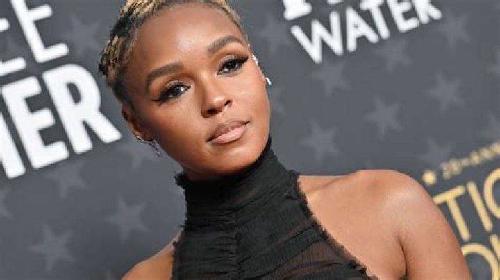Janelle Monáe Said Her Queer Identity "Influences My Decisions" Marie