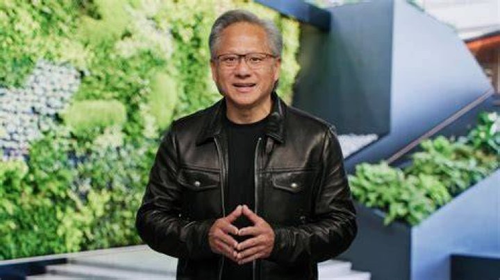 Jensen Huang "&Ocirc;ng ch&uacute;" với chiếc &aacute;o da, v&agrave; canh bạc tạo ra tập đo&agrave;n