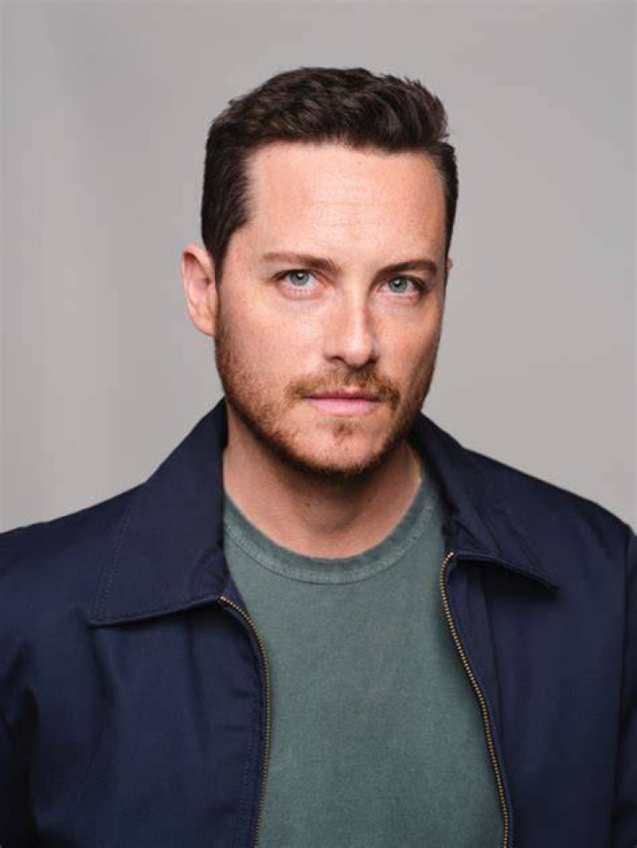 Jesse Lee Soffer Bio Wiki, Wife, Engaged, Single, Siblings, Dating