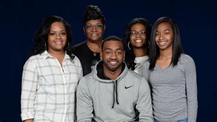 John Wall wears Nike hoodie in AllStar family photo Bullets Forever