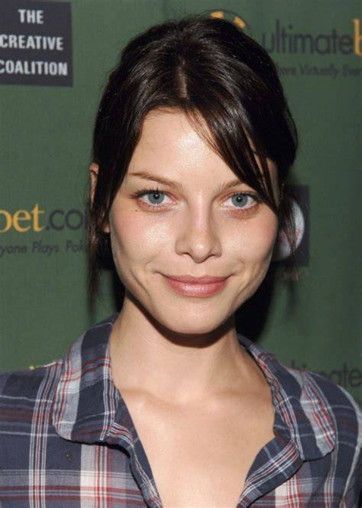 Lauren German Age, Net Worth, Boyfriend, Family, Height and Biography