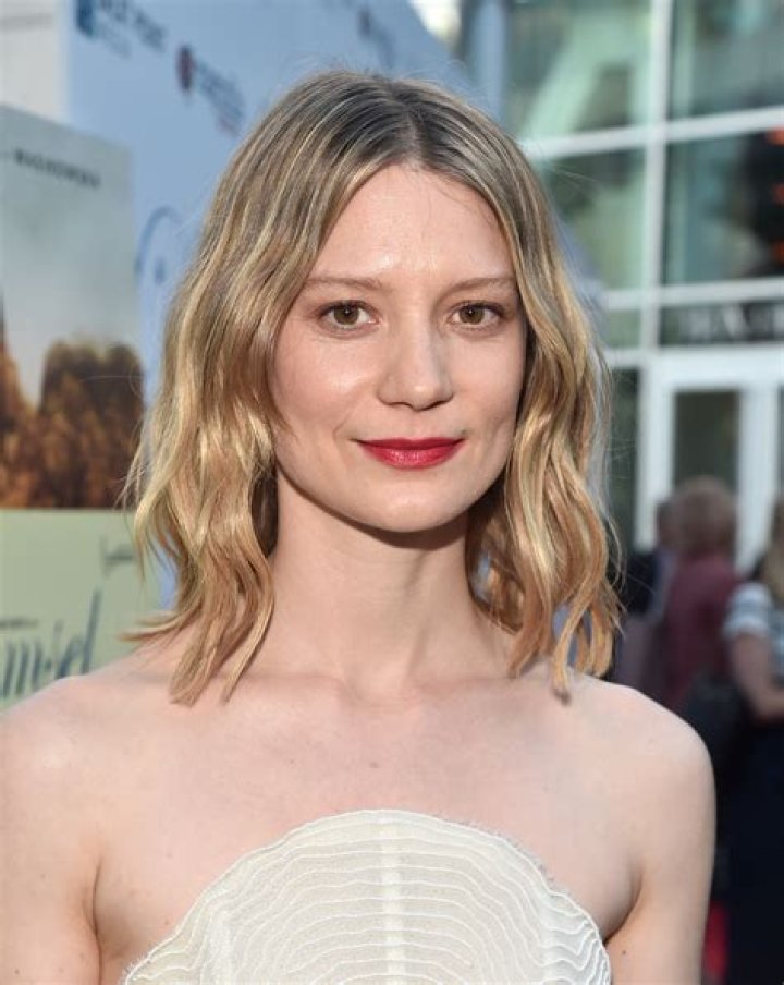 Mia Wasikowska Net Worth, Height, Age, Affairs, Career, and More