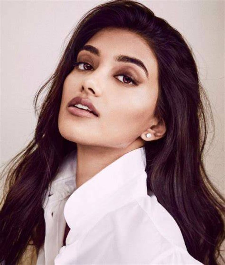 Neelam Gill Height, Weight, Age, Body Statistics Healthy Celeb