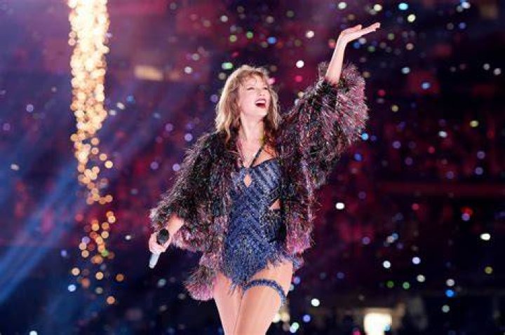 Taylor Swift's music video costar Sean O'Pry poses with girlfriend