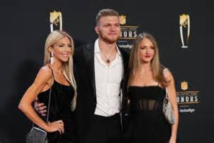 Who is Melissa Sinkevics? Aidan Hutchinson Mom