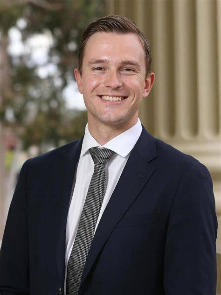 Who is Trent Sullivan? Ethnicity, Measurements, Wedding, Height
